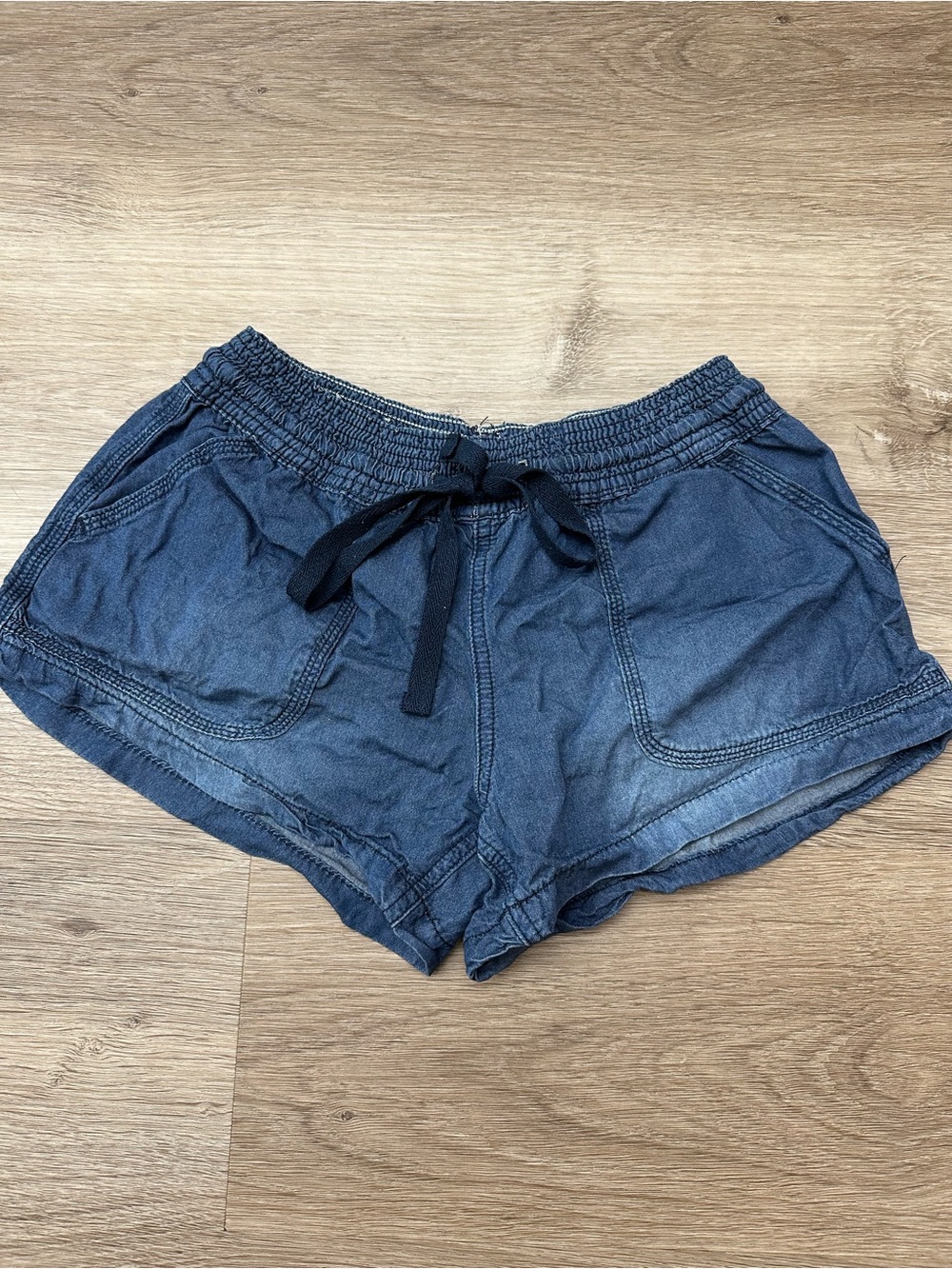 Casual Drawstring Women’s Shorts Altar'd State Women size small